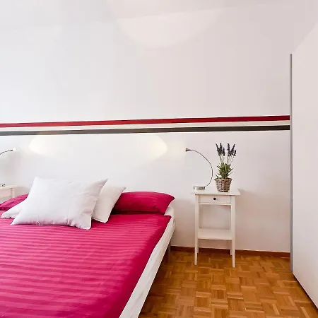 Penthouse By Interhome 公寓